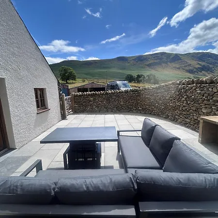 Swallows Barn * 彭里斯